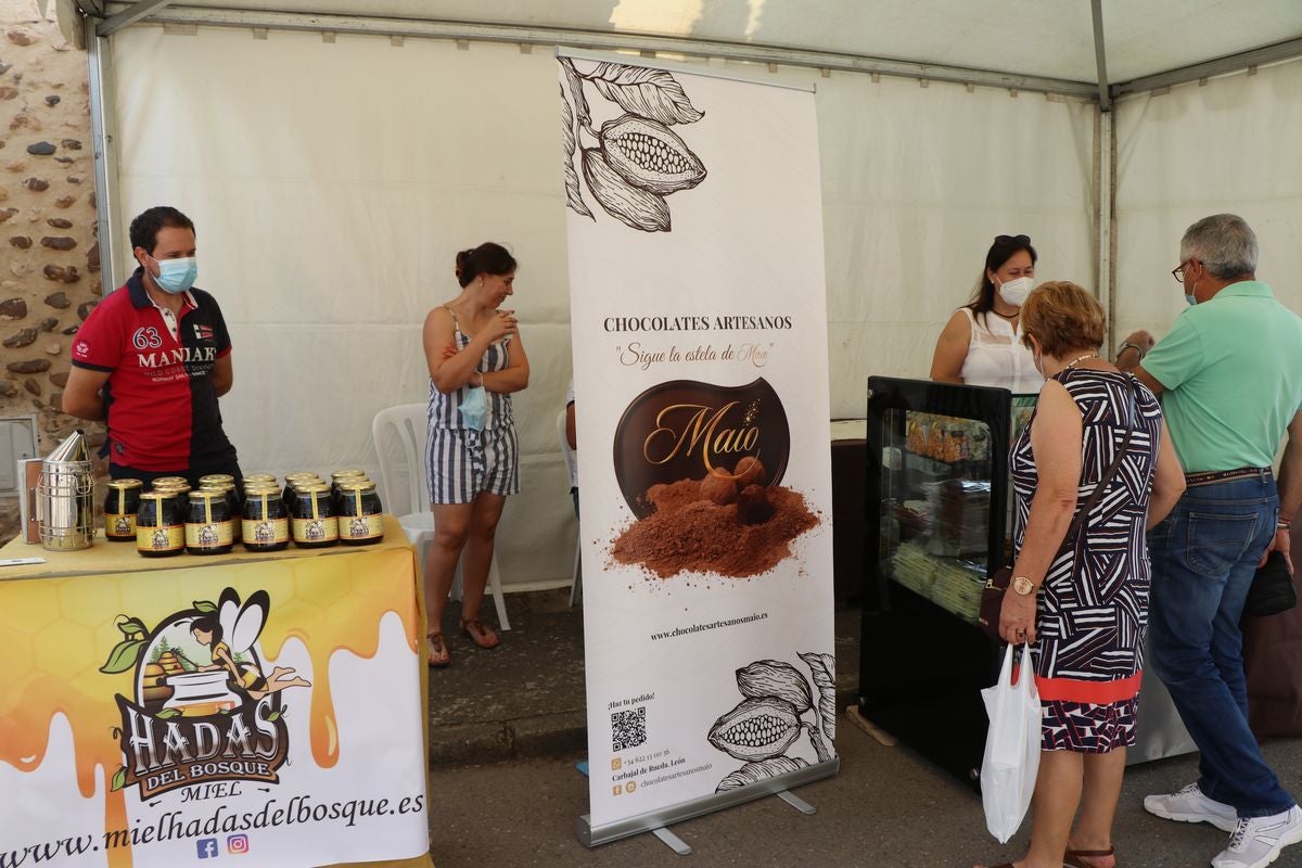 Gradefes ha celebrado la V edición de la feria Dulces del convento de Castilla y León.