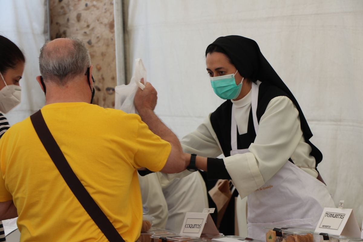 Gradefes ha celebrado la V edición de la feria Dulces del convento de Castilla y León.