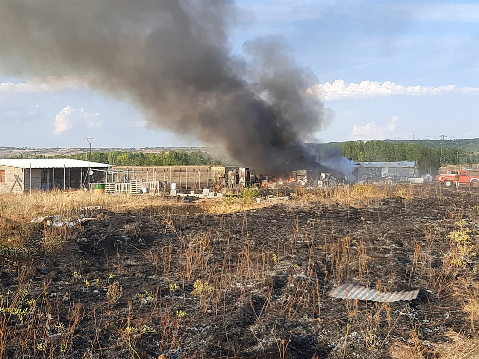 El fuego ha ocasinado grandes destrozos.