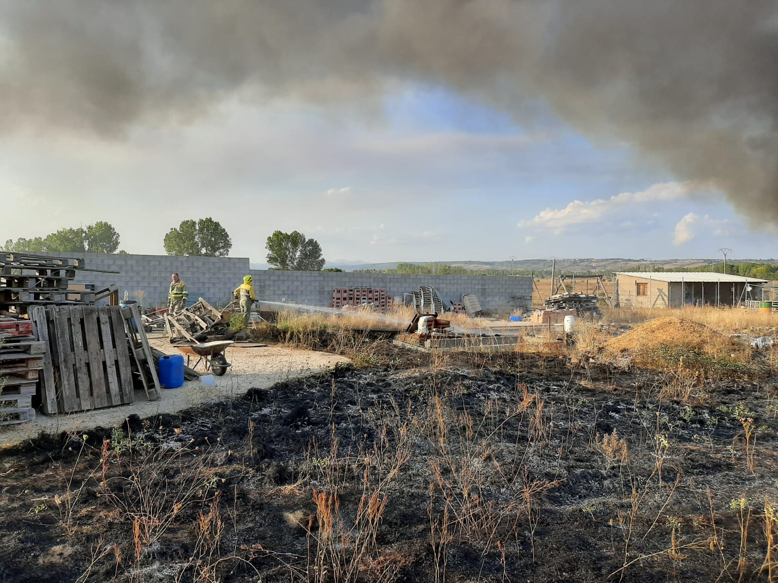 El fuego ha ocasinado grandes destrozos.