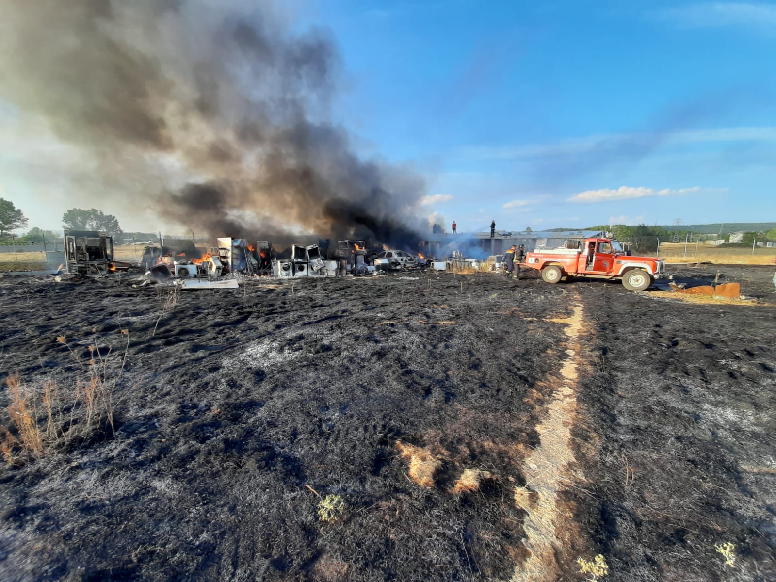 El fuego ha ocasinado grandes destrozos.