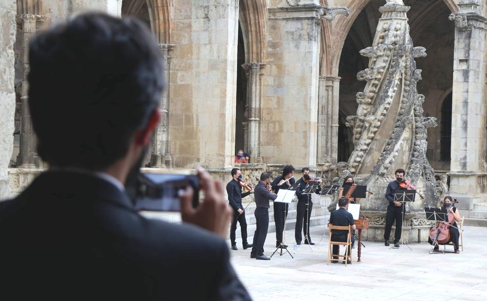 La Catedral de León acoge la presentación de la nueva Orquesta de Cámara del templo.