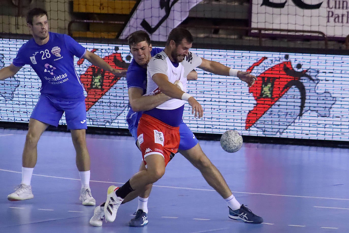 Fotos: Recoletas Atlético Valladolid - Viveros Herol Balonmano Nava