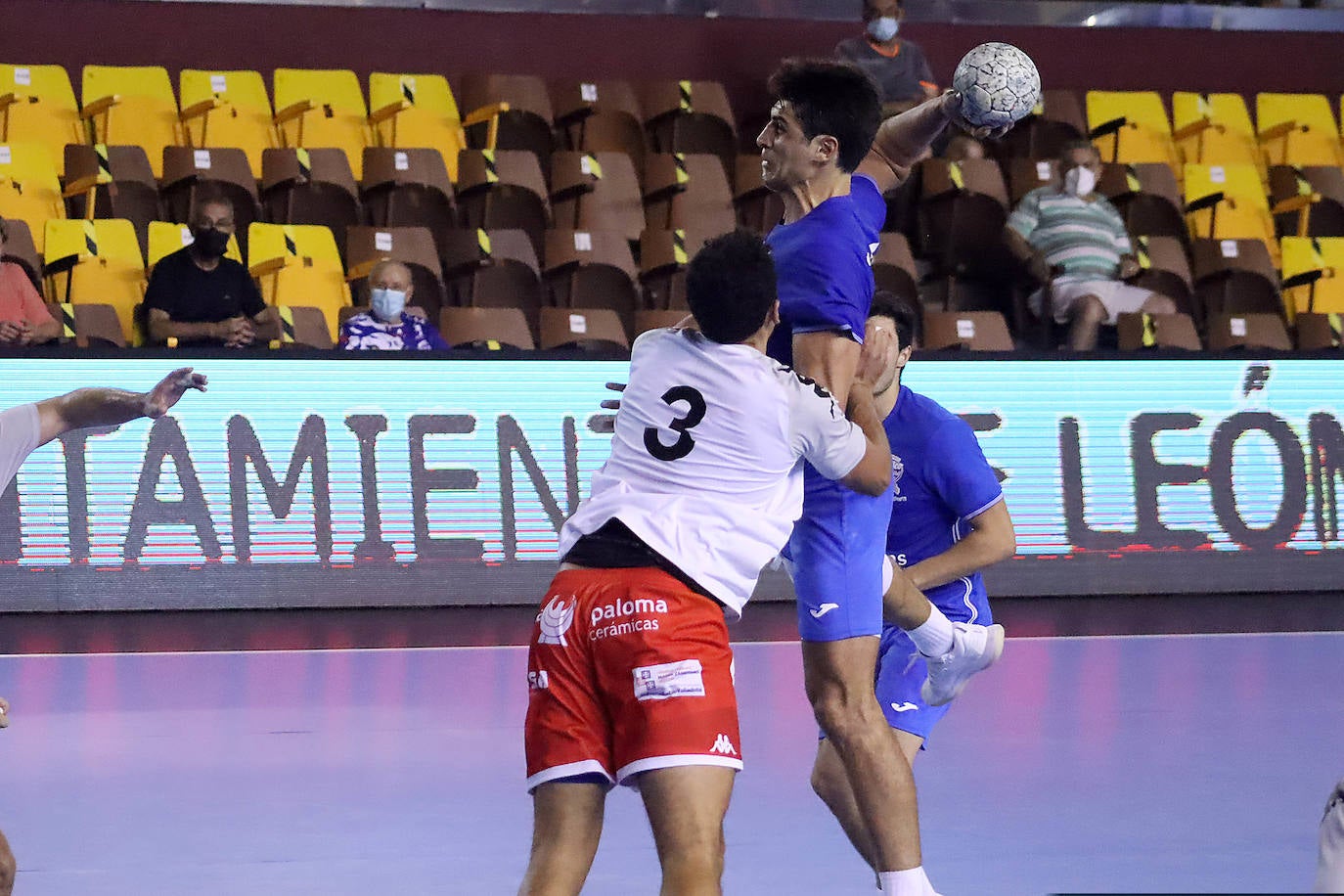 Fotos: Recoletas Atlético Valladolid - Viveros Herol Balonmano Nava