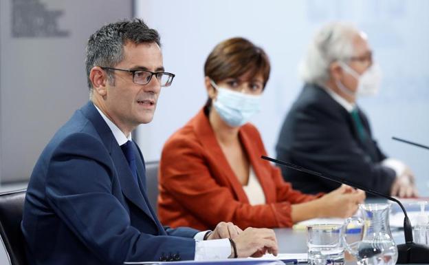 Los ministros Félix Bolaños, Isabel Rodríguez y Manuel Castells. 