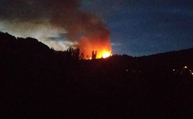 La evolución favorable devuelve el incendio de Serrilla al nivel 0 tras la gran labor de unidades aéreas y terrestres