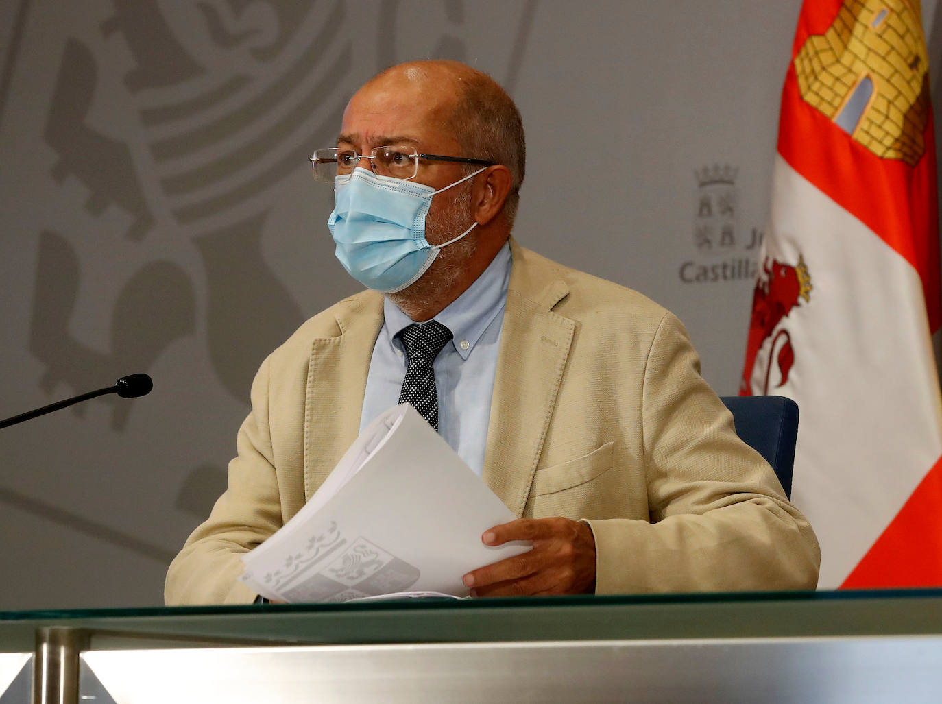 El vicepresidente, portavoz y consejero de Transparencia, Ordenación del Territorio y Acción Exterior, Francisco Igea, comparece en rueda de prensa posterior al Consejo de Gobierno