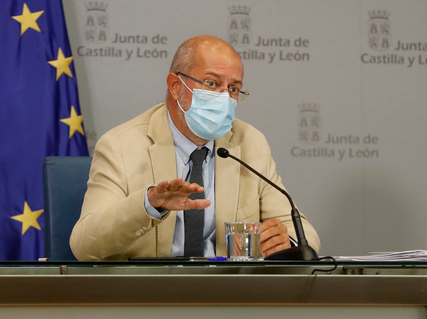 El vicepresidente, portavoz y consejero de Transparencia, Ordenación del Territorio y Acción Exterior, Francisco Igea, comparece en rueda de prensa posterior al Consejo de Gobierno