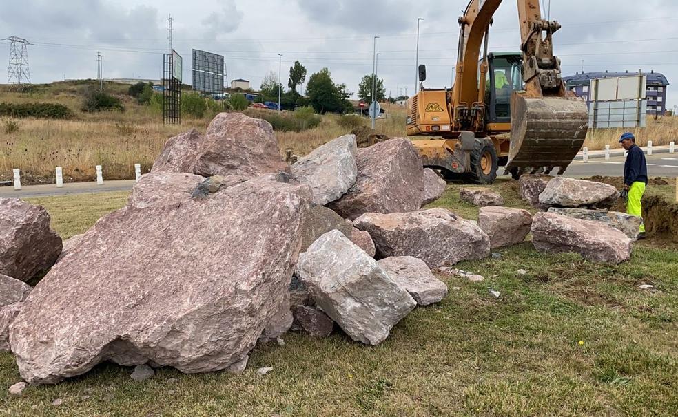 Imagen de las primeras obras para la ubicación del San Jorge frente al Hospital de León. 