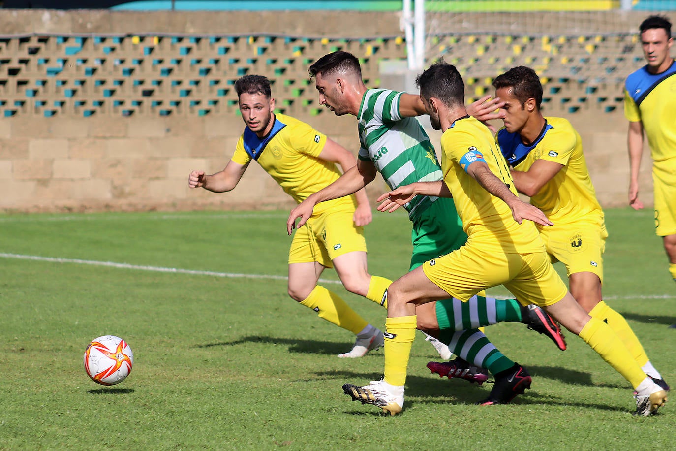 El conjunto leonés inicia la temporada ganando en Los Dominicos con un gol en el tiempo añadido.