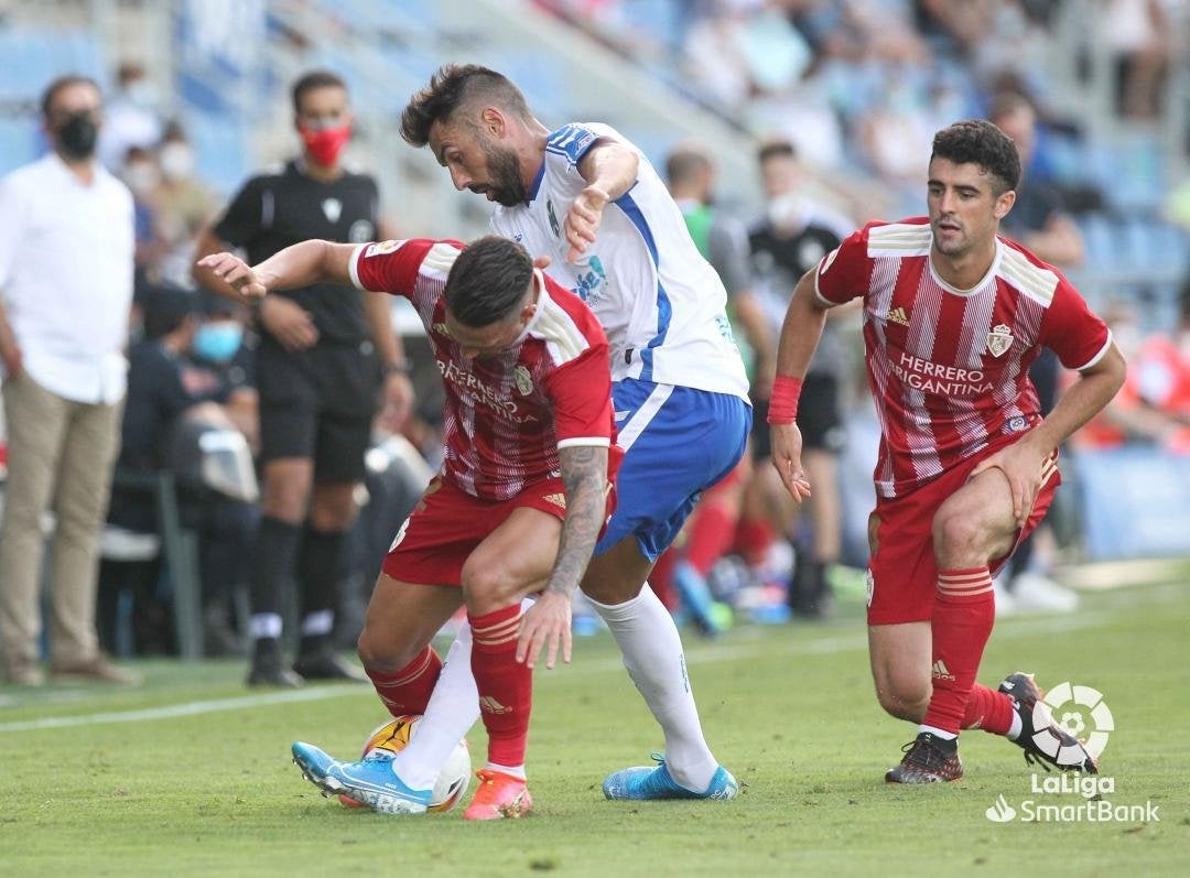 Los de Bolo suman su primera derrota del curso traer perder en Tenerife con dos tantos de Elany y Muñoz.