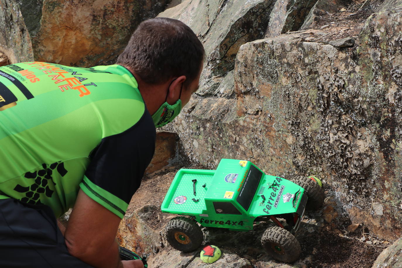 Fotos: La pasión por los coches de radiocontrol se vive en Castrotierra de la Valduerna