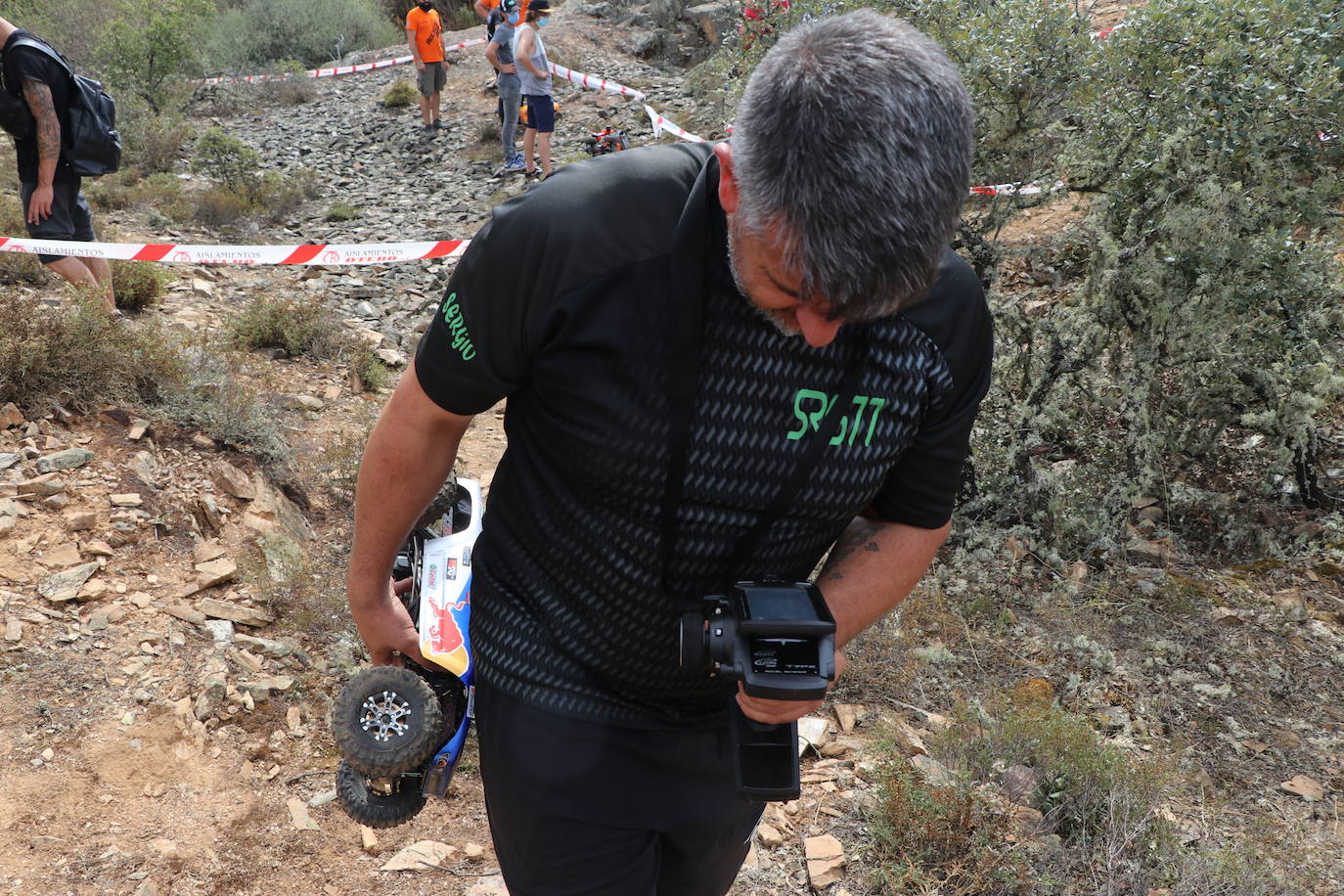 Fotos: La pasión por los coches de radiocontrol se vive en Castrotierra de la Valduerna