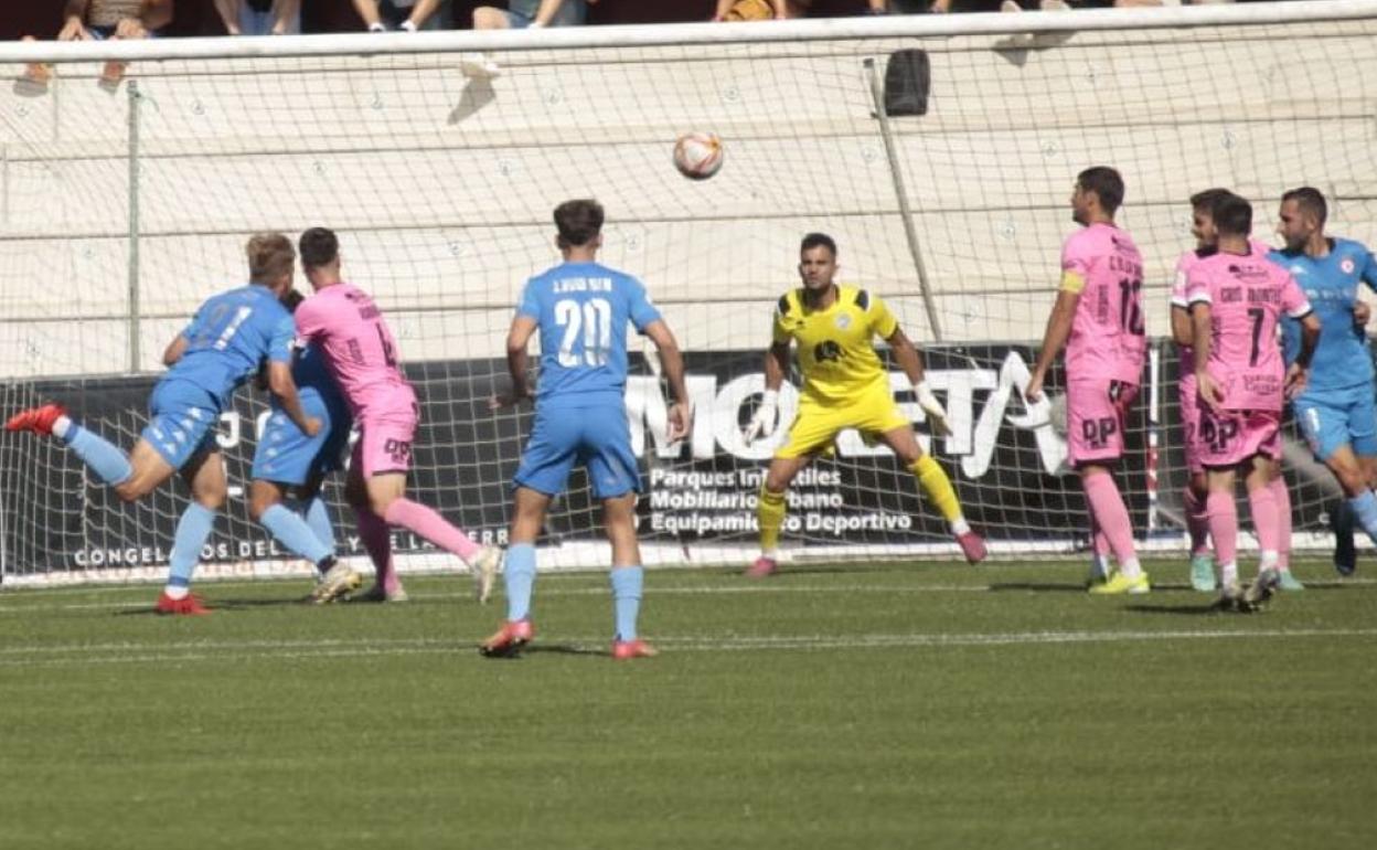 Rodri, en el momento del testarazo que supuso el 1-2.