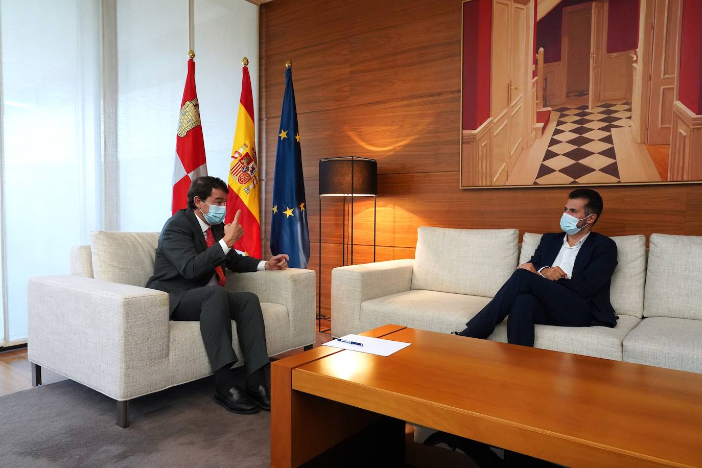 Reunión entre el presidente de la Junta Alfonso Fernández Mañueco y el secretario autonómico del PSOE Luis Tudanca.