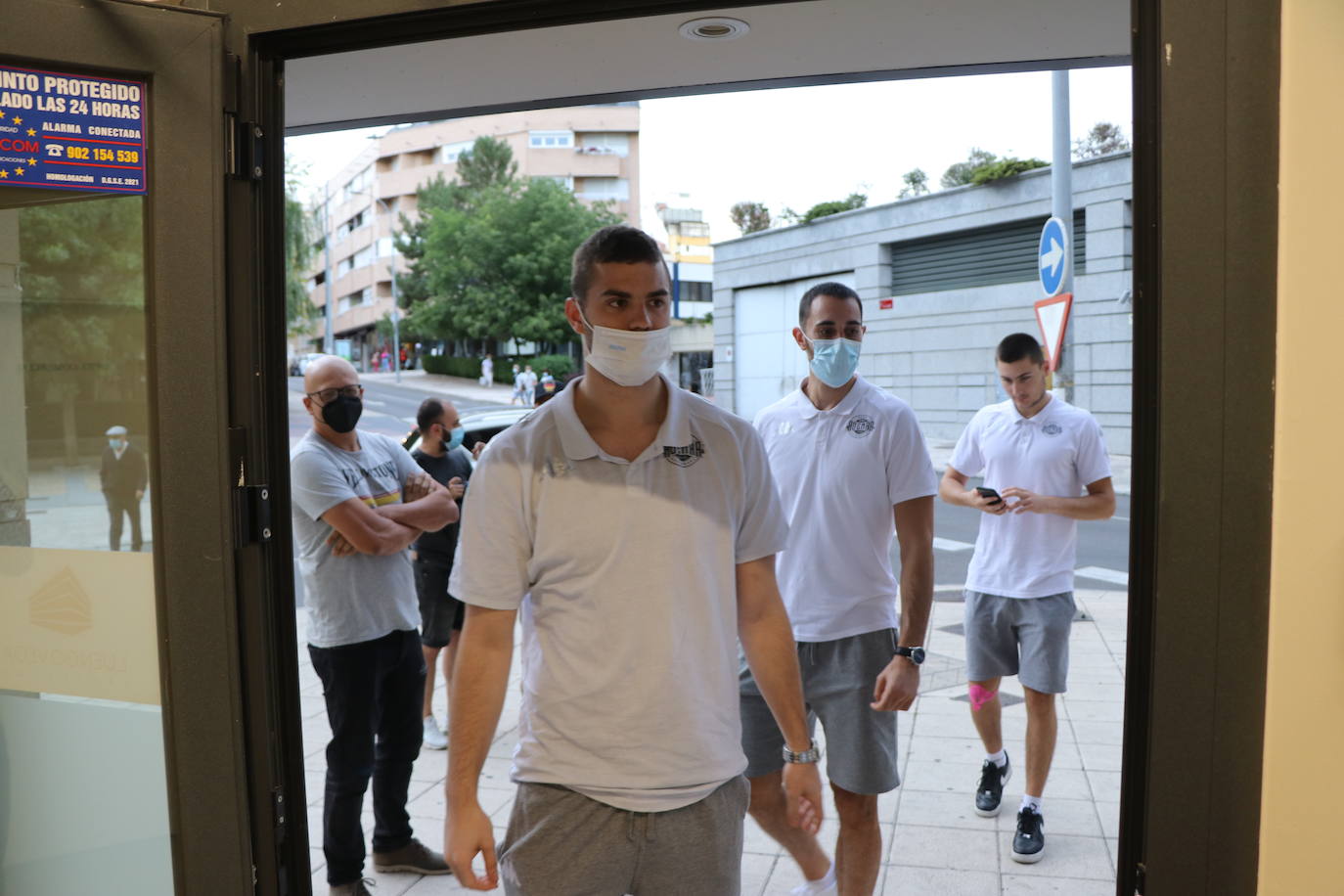 De izquierda a derecha, Jocinovic, Milosavljevic y Šoljić.