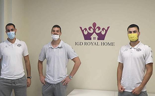 De izquierda a derecha, Jocinovic, Milosavljevic y Šoljić.