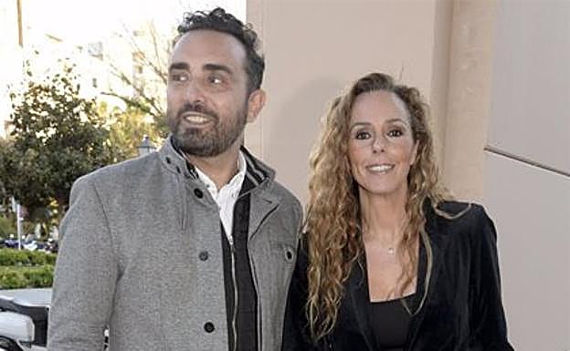 Rocío Carrasco, un año más sin sus hijos, celebra su quinto aniversario de boda