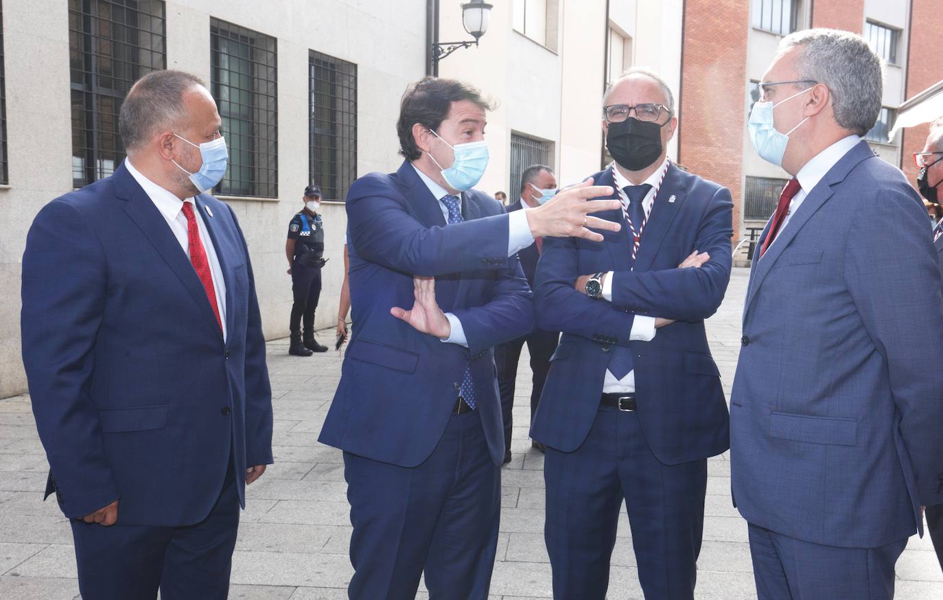 El presidente de la Junta participa en el acto institucional del LXIII Día del Bierzo.