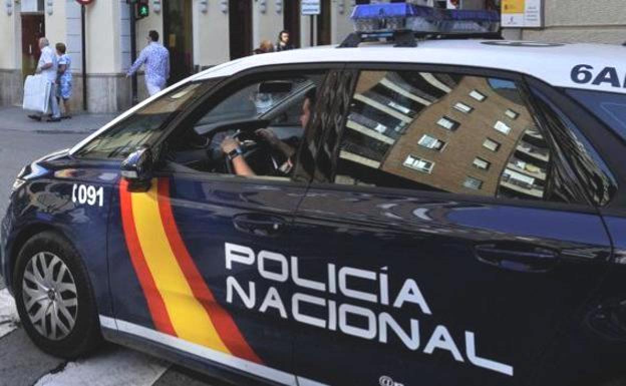 Imagen de archivo de un vehículo de la Policía Nacional, quienes perpetraron la detención.