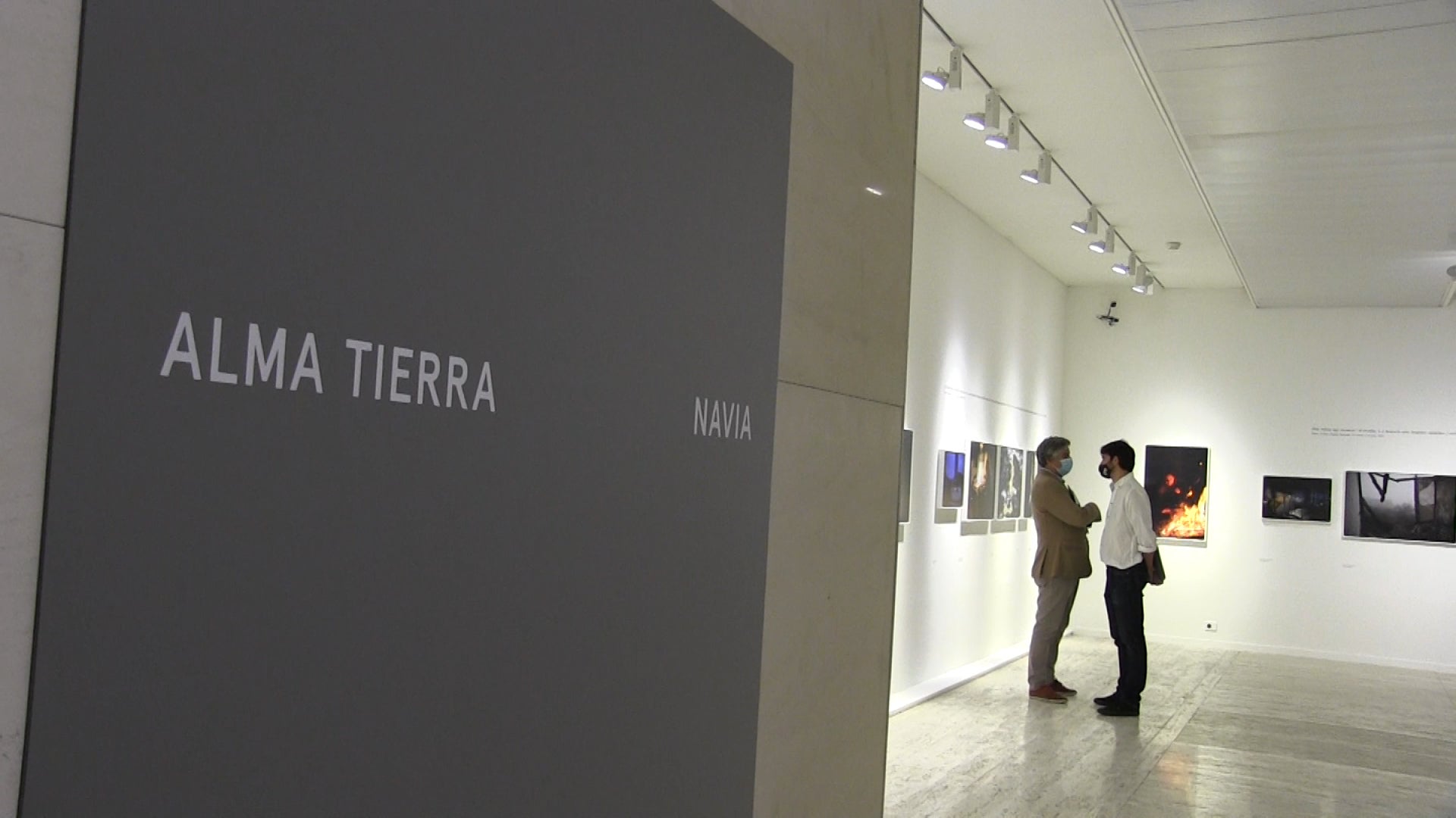 La muestra organizada por la Consejería de Cultura y Turismo en colaboración con Acción Cultural Española, presenta el proyecto fotográfico de José María Navia que describe un viaje a la España interior a través de una selección de las 158 fotografías que conforman el libro del mismo título| La exposición podrá verse hasta el 7 de noviembre