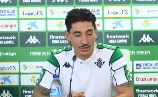 Bellerín, durante su presentación.