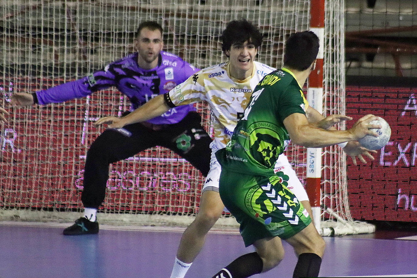 El equipo de Manolo Cadenas ha dado el pistoletazo de salida este sábado a la competición Liga Sacyr Asobal con una victoria