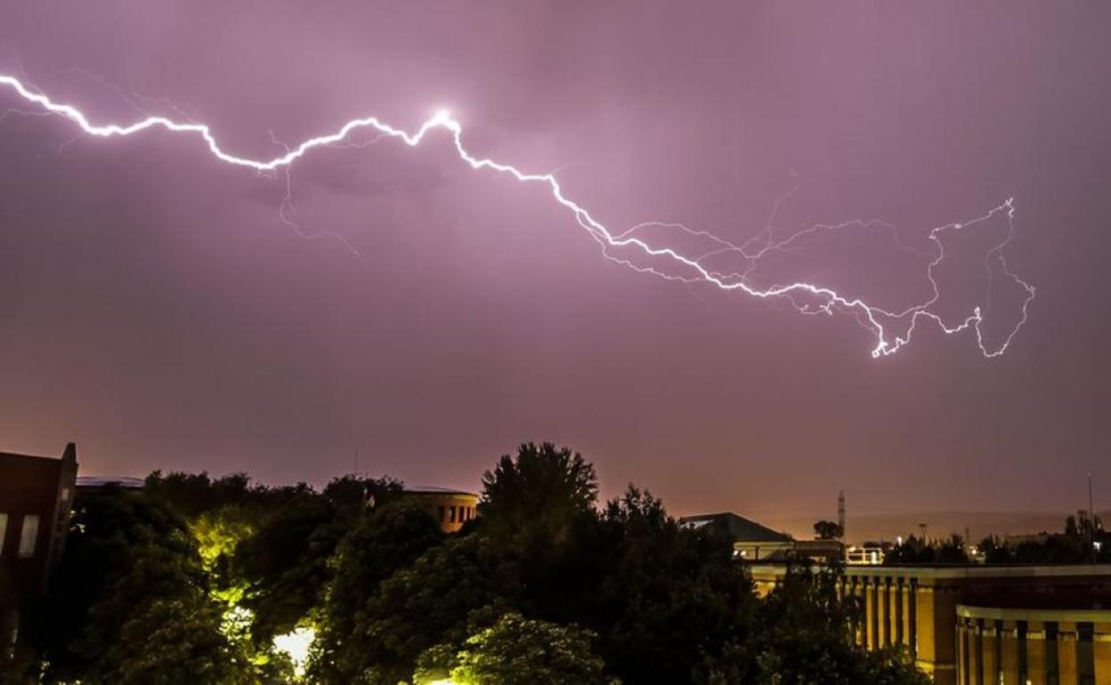 Tormentas en la provincia de León este lunes.