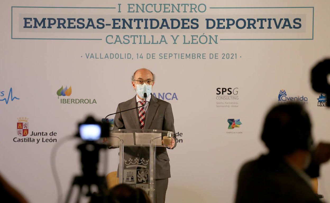 El consejero de Cultura y Turismo, Javier Ortega, inaugura el I Encuentro de Empresas y Entidades Deportivas de Castilla y León.