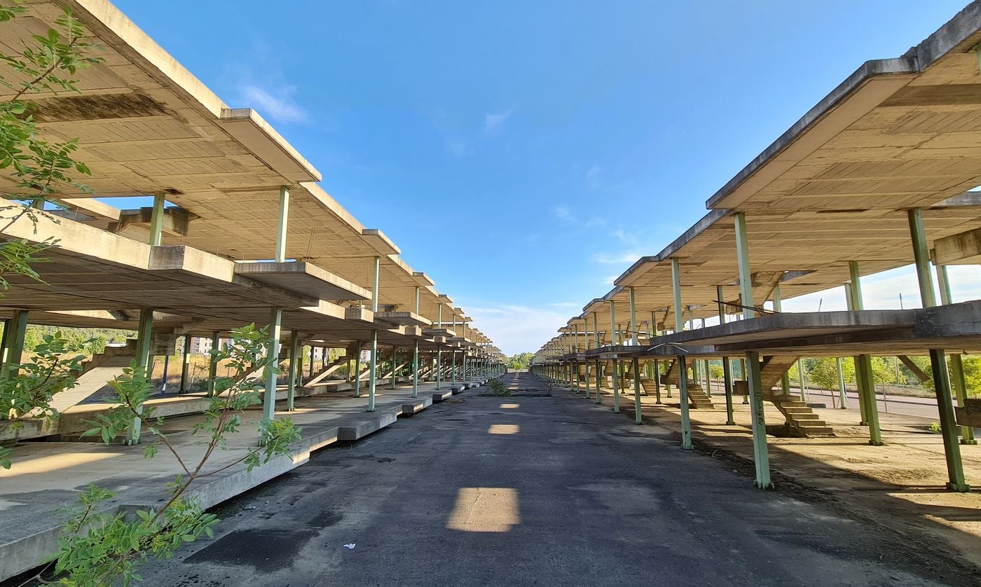 Fue un ejemplo mayúsculo del desorden y el descontrol de la construcción | La crisis atrapó a decenas de ahorradores y paralizó innumerables inmuebles que se quedaron 'en los huesos | Superada la crisis del ladrillo y la pandemia algunas de aquellas promociones son reactivadas | Una promoción paralizada por la crisis de Begar y ahora reactivada es el mejor ejemplo de la recuperación. 