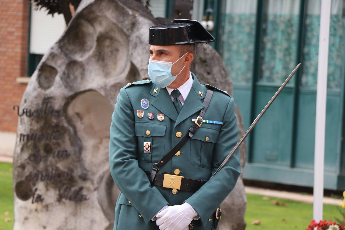 La comandancia de León acoge el acto castrense para recibir al nuevo jefe de la XII Zona de la Guardia Civil.