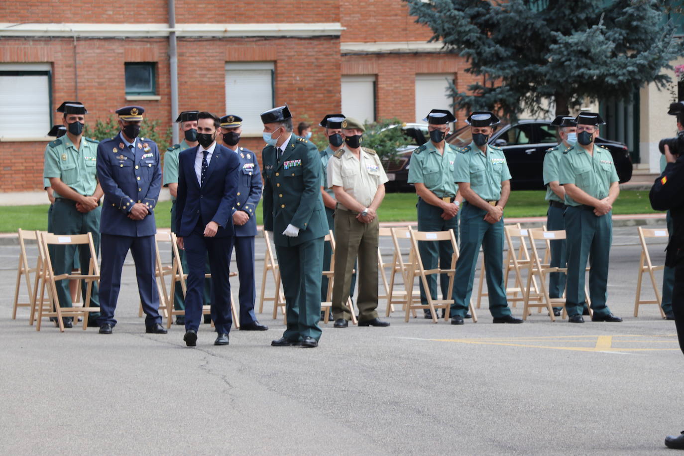 La comandancia de León acoge el acto castrense para recibir al nuevo jefe de la XII Zona de la Guardia Civil.