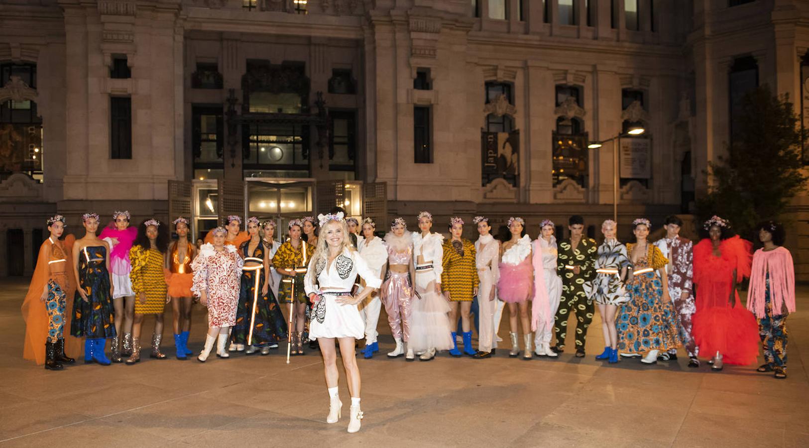 La leonesa María Lafuente presenta su nueva colección 'Meraki' en la Mercedes-Benz Madrid Fashion Week.