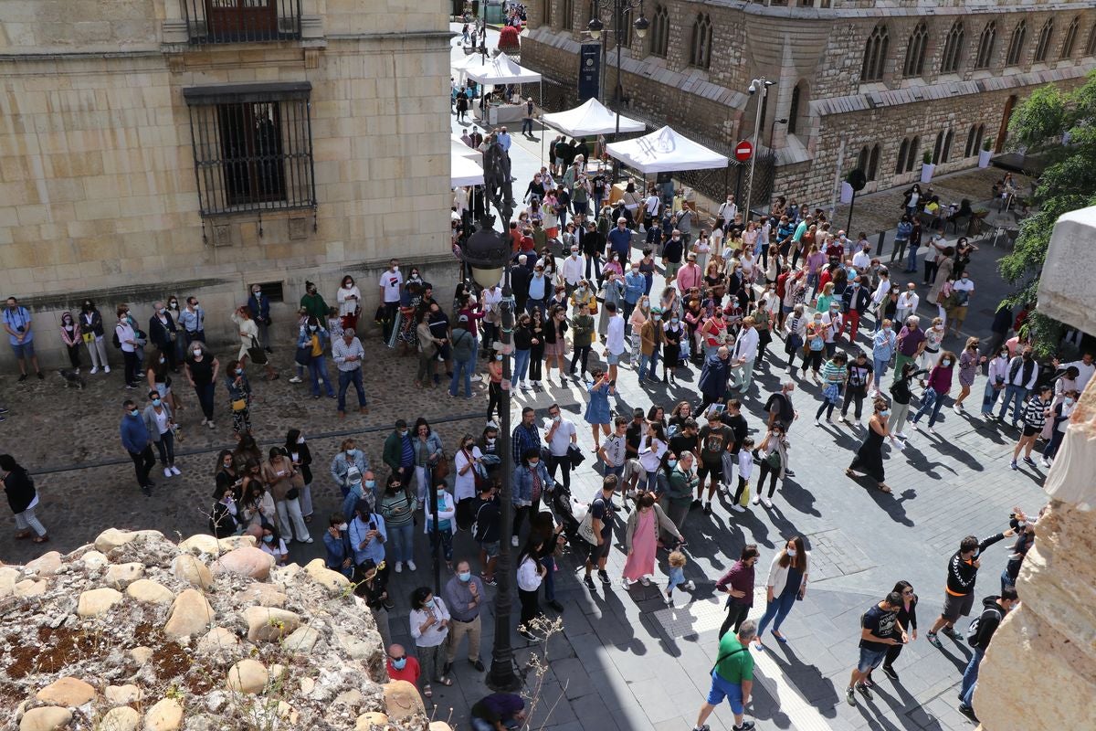 El tributo a La Oreja de Van Gogh 'El Viaje de Copperpot' ha ofrecido un concierto en honor a la banda donostiarra en el entorno de la muralla de El Cid.