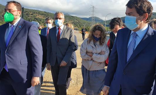 Alfonso Fernández Mañueco, este lunes, durante la 'inauguración' de la Variante. 