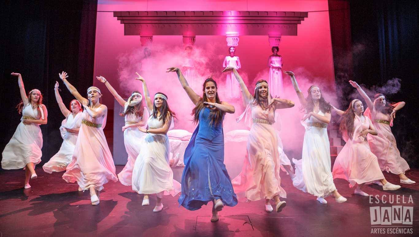 Se ha presentado la escuela de artes escénicas Jana con presencia en León de su creador, el director de teatro Javier Muñoz, quien ha confirmado que será el primer sábado de octubre cuando se inicien las clases.