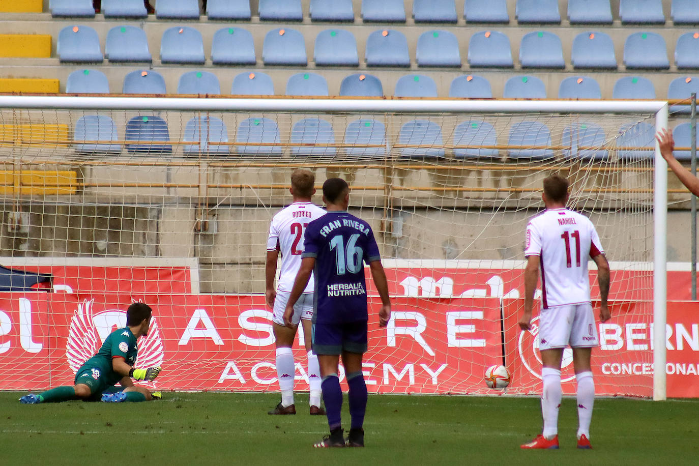 El conjunto leonés disputó en el Reino la quinta jornada de liga.