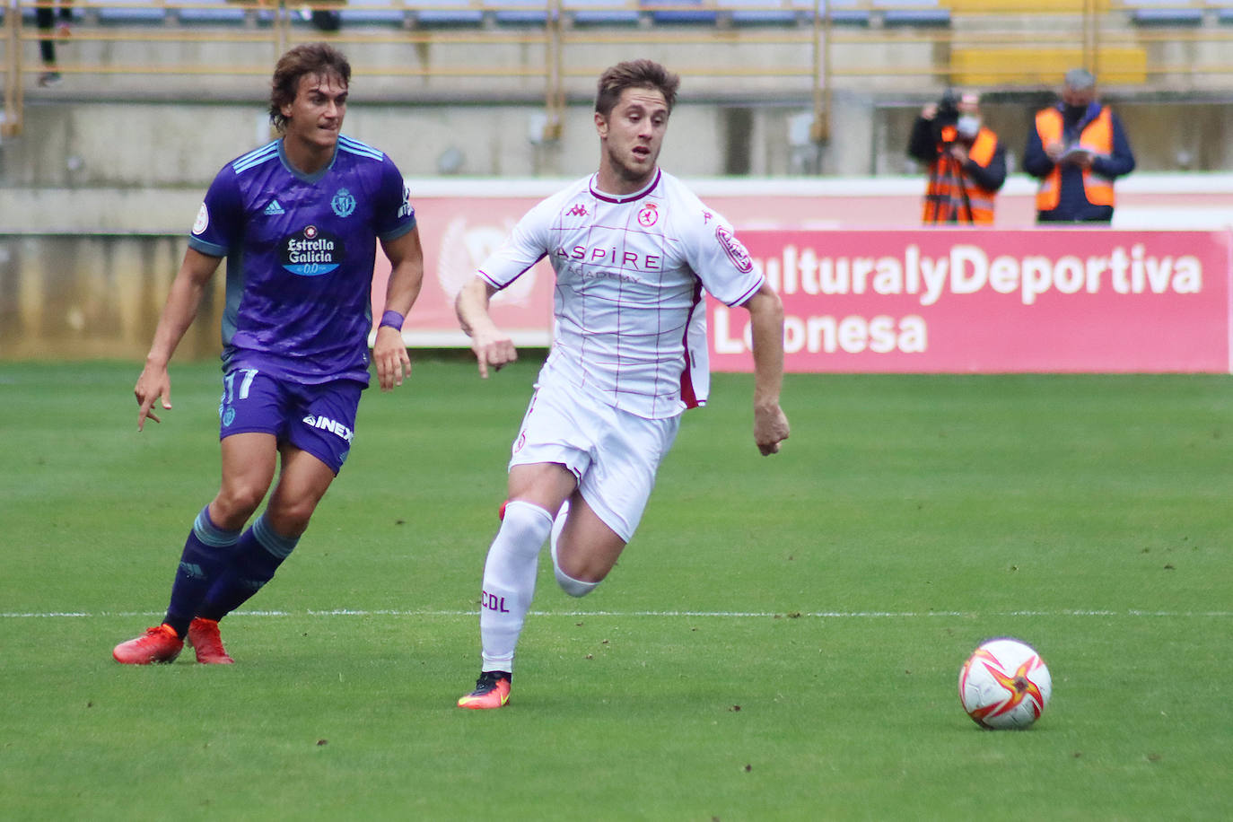 El conjunto leonés disputó en el Reino la quinta jornada de liga.