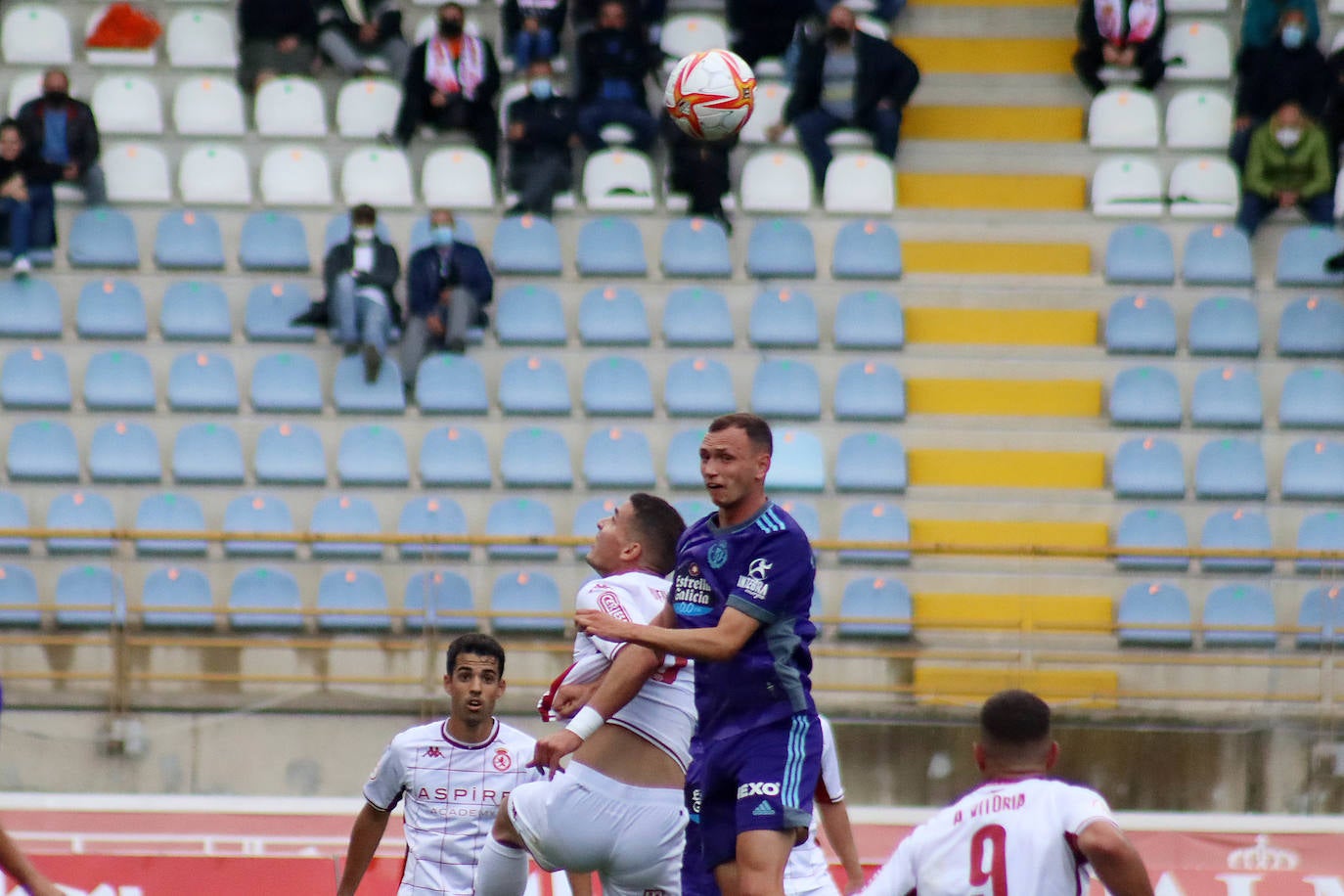 El conjunto leonés disputó en el Reino la quinta jornada de liga.