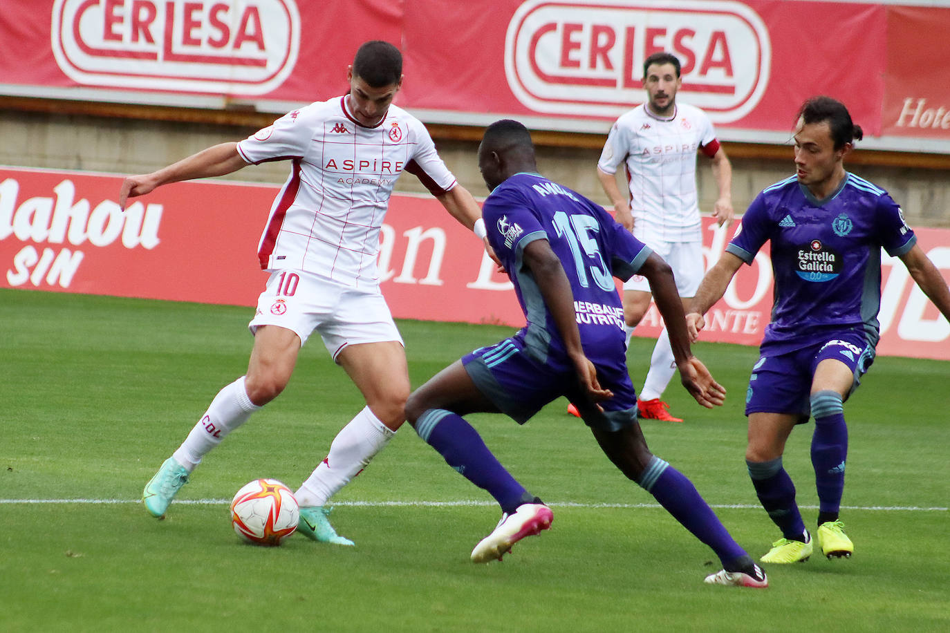 El conjunto leonés disputó en el Reino la quinta jornada de liga.