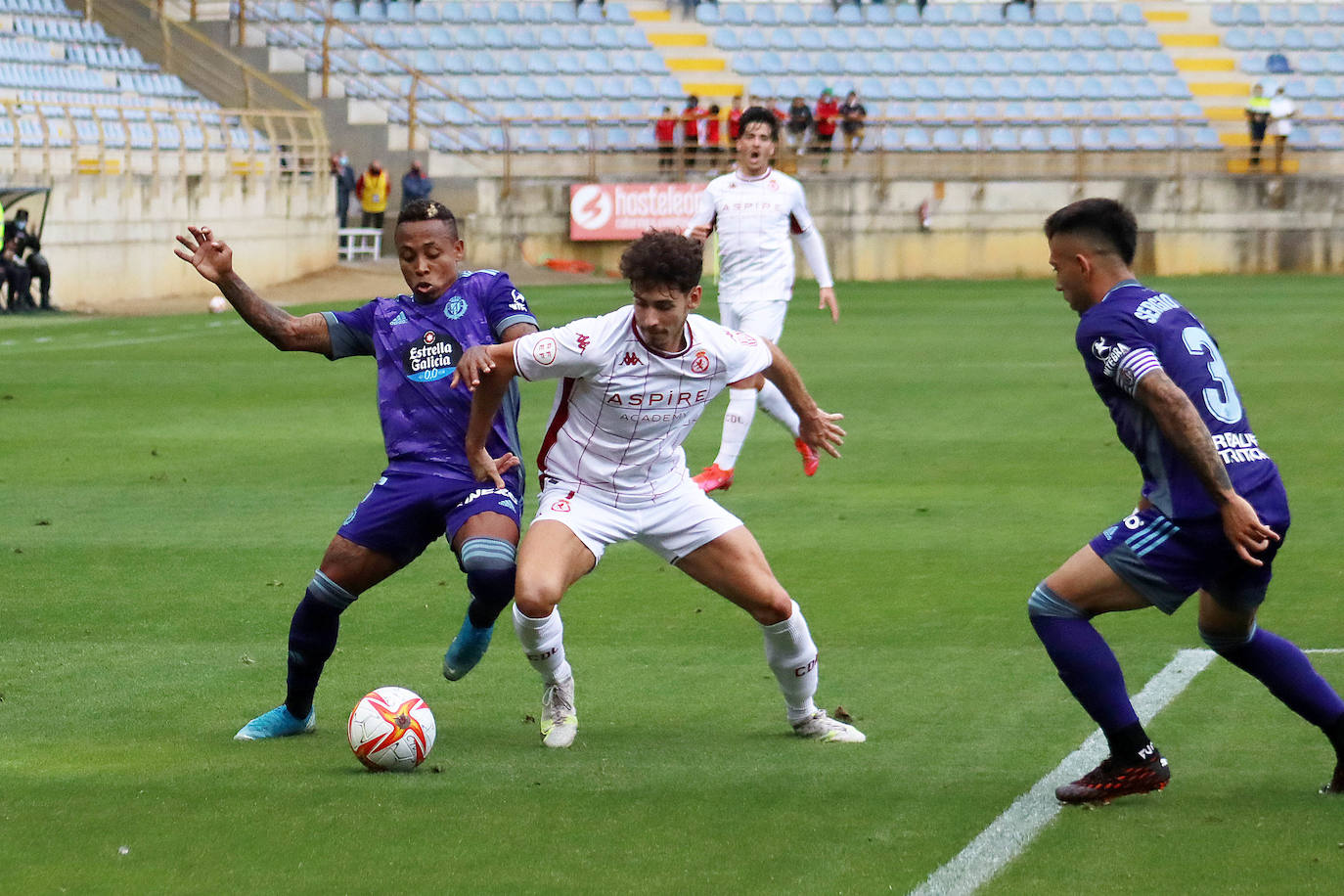 El conjunto leonés disputó en el Reino la quinta jornada de liga.