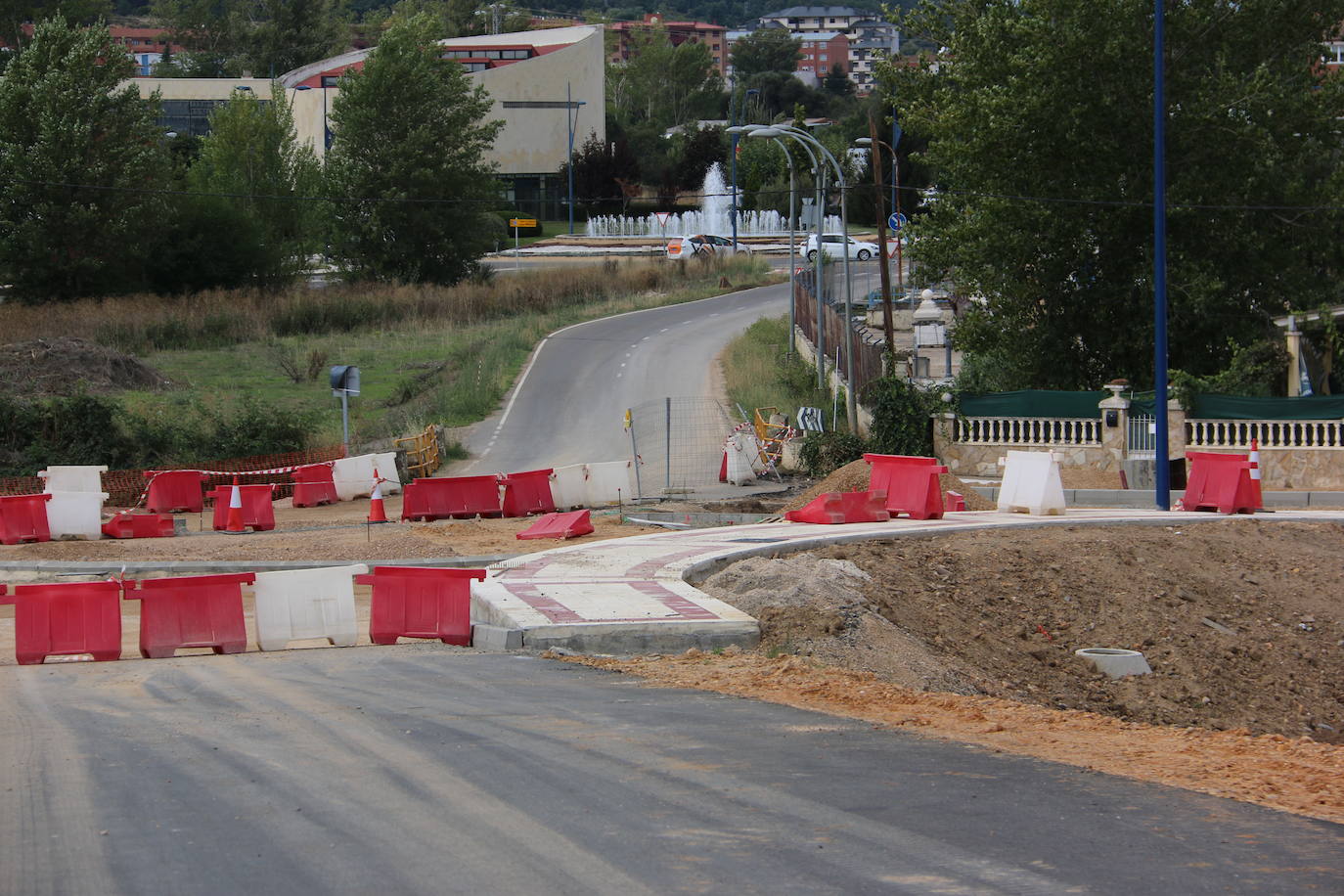 Los vecinos de San Andrés alertan de «peligro e inviabilidad» en la obra de Adif entre San Juan de Dios y el Ayuntamiento