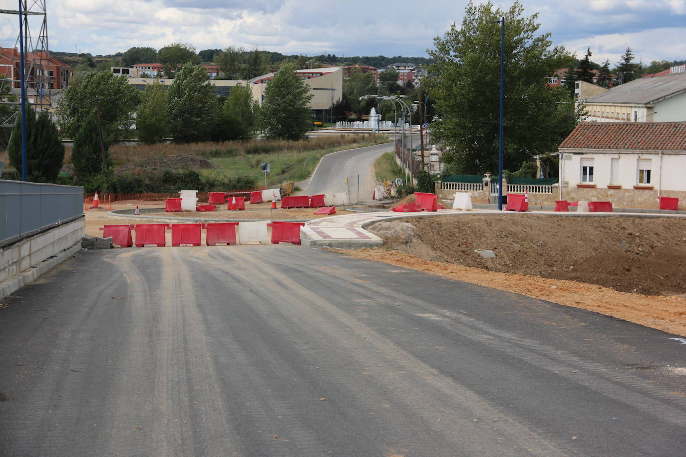 Los vecinos de San Andrés alertan de «peligro e inviabilidad» en la obra de Adif entre San Juan de Dios y el Ayuntamiento