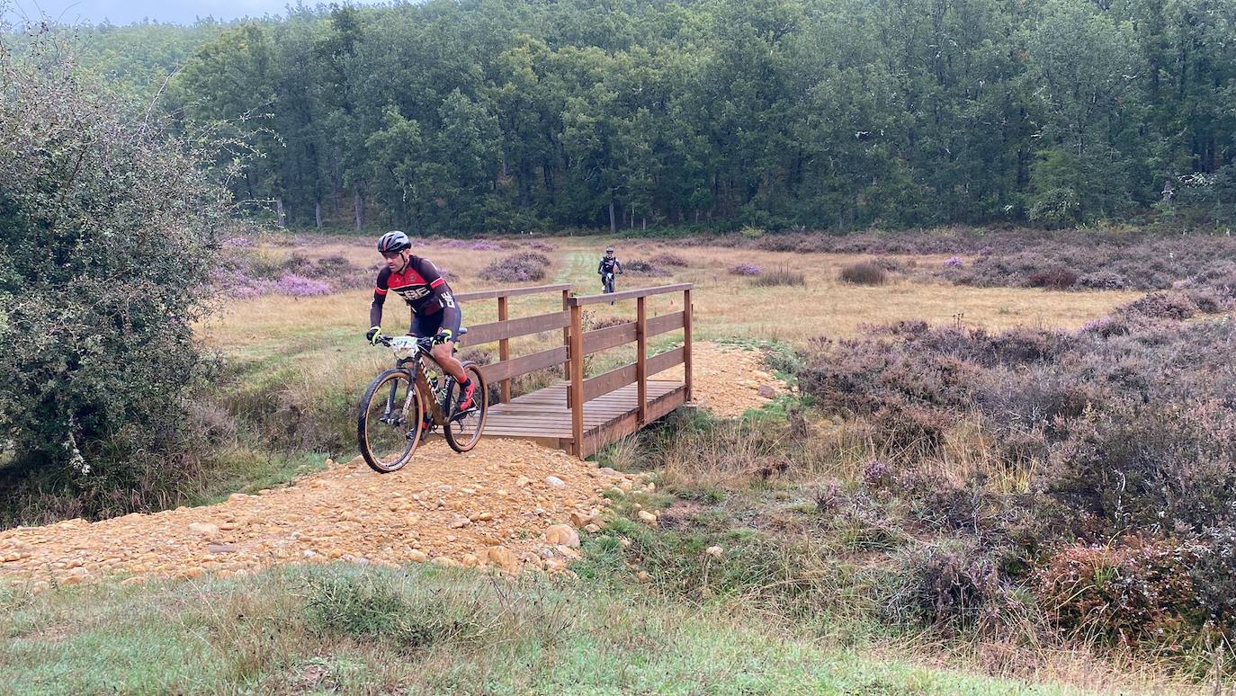 Más de 200 corredores han disfrutado de un recorrido de 50 kilómetros por la comarca de Tierras de Sahagún.