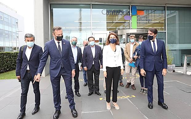 Reunión en Santander para abordar una esstrategia para el lobo.