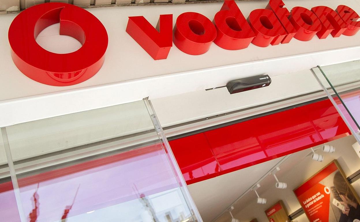 Imagen de una tienda de la compañía Vodafone. 