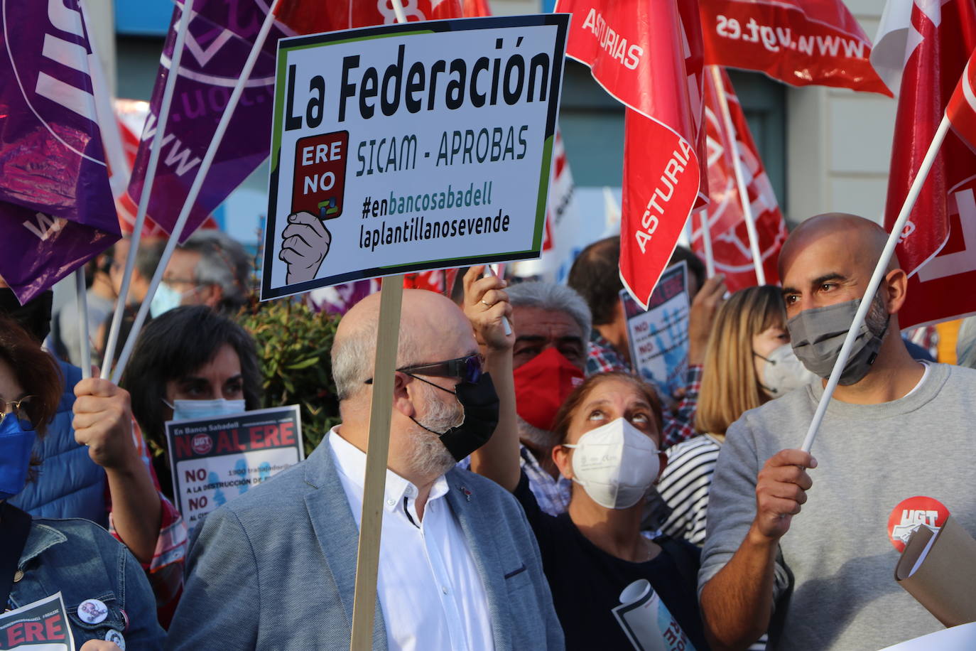 Las organizaciones sindicales solicitan «el cese total» del Ere planteado por la entidad bancaria.