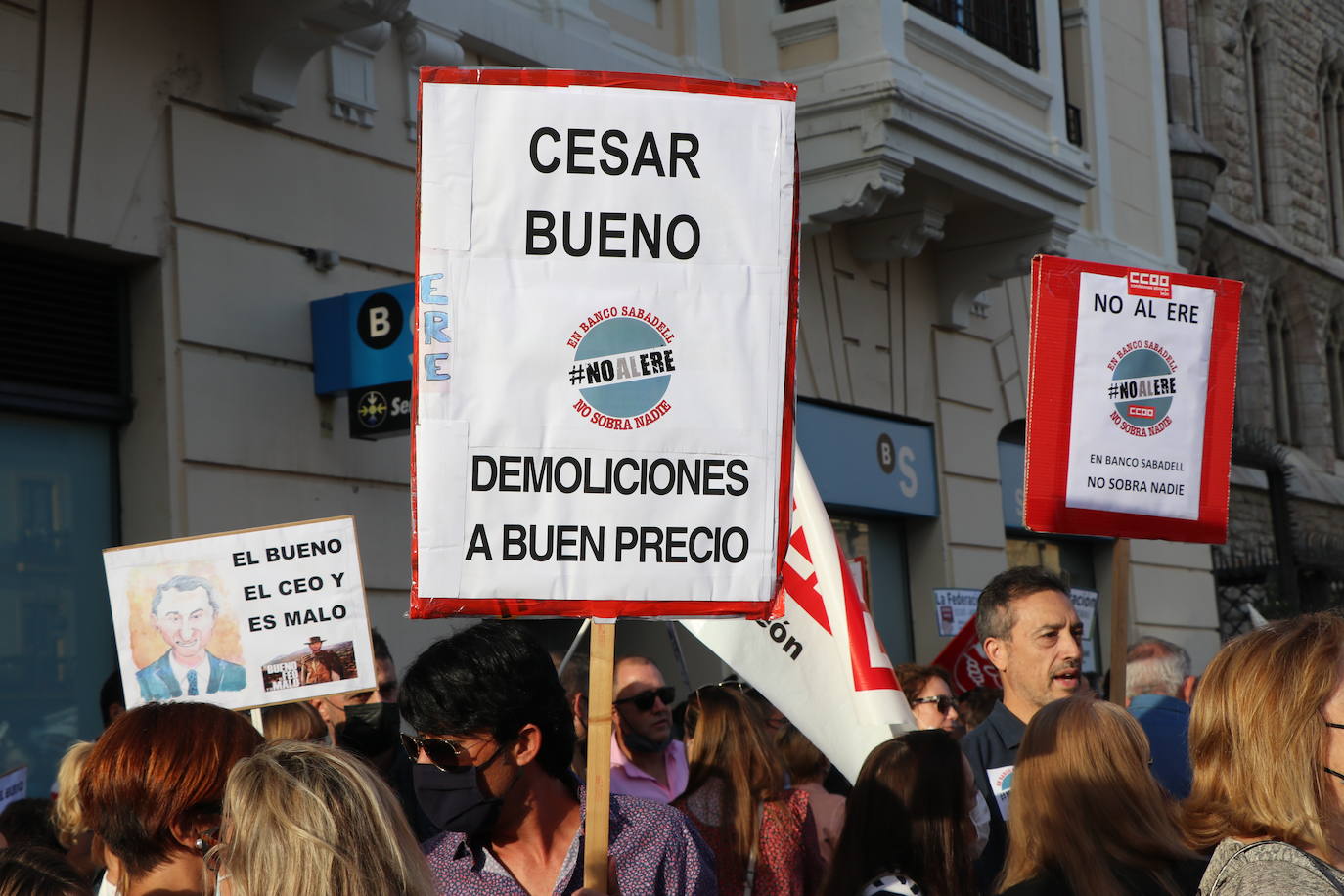 Las organizaciones sindicales solicitan «el cese total» del Ere planteado por la entidad bancaria.