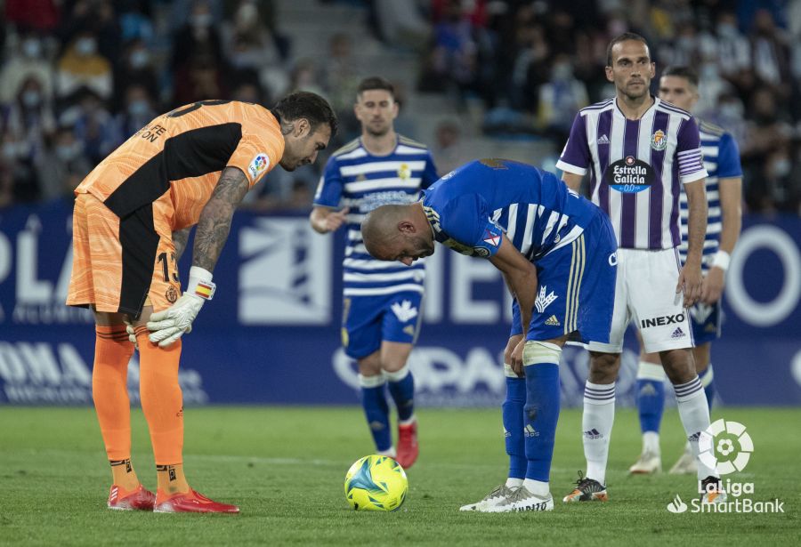 Deportiva y Valladolid ofrecen un vibrante partido que acaba con empate 2-2 con doblete de Yuri