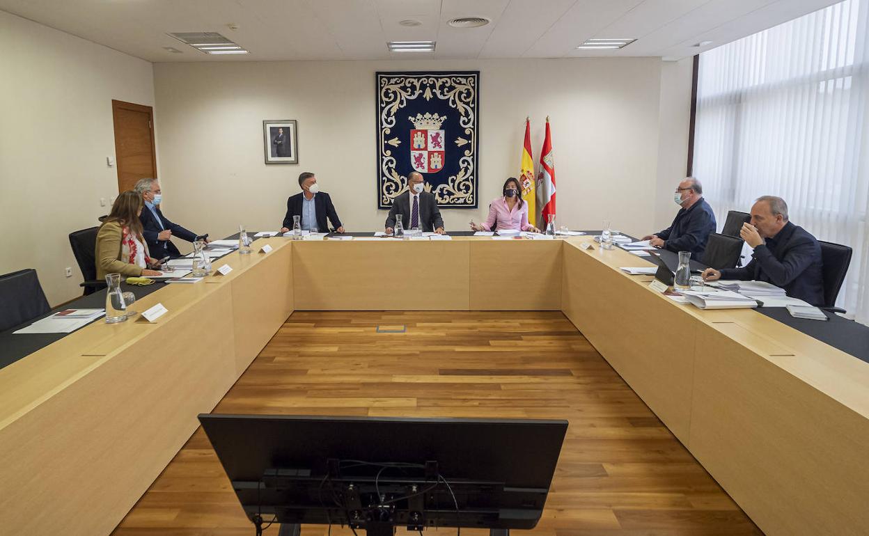Reunión de portavoces de las Cortes.